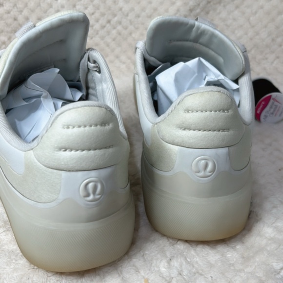 lululemon athletica Women's Cream Sneakers - Picture 3 of 4